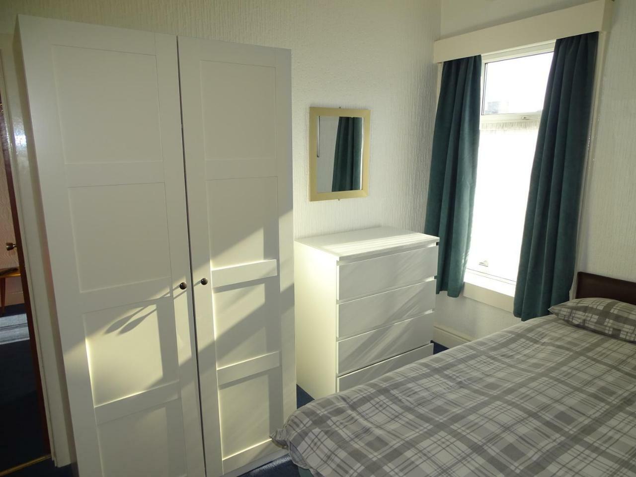 Beeton Villas Holiday Apartments Blackpool Exterior foto